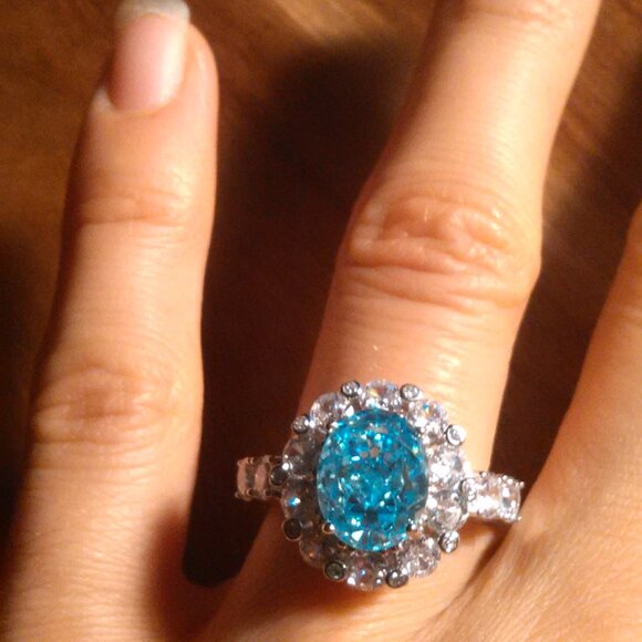 Simulated Blue and White Diamond Sterling Silver Fire Cut Ring (Size 8) - Picture 12 of 16